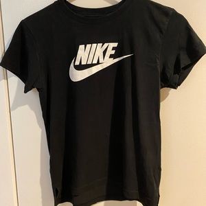 Nike youth tee